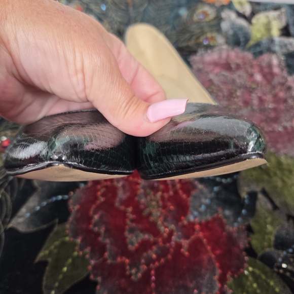 Marc Fisher Dark Green Snakeskin Heels - Picture 4 of 8